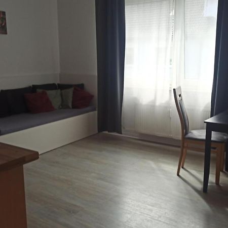 Helle Ferienwohnung An Der Rheinpromenade 50 Qm Duisburg Exterior foto