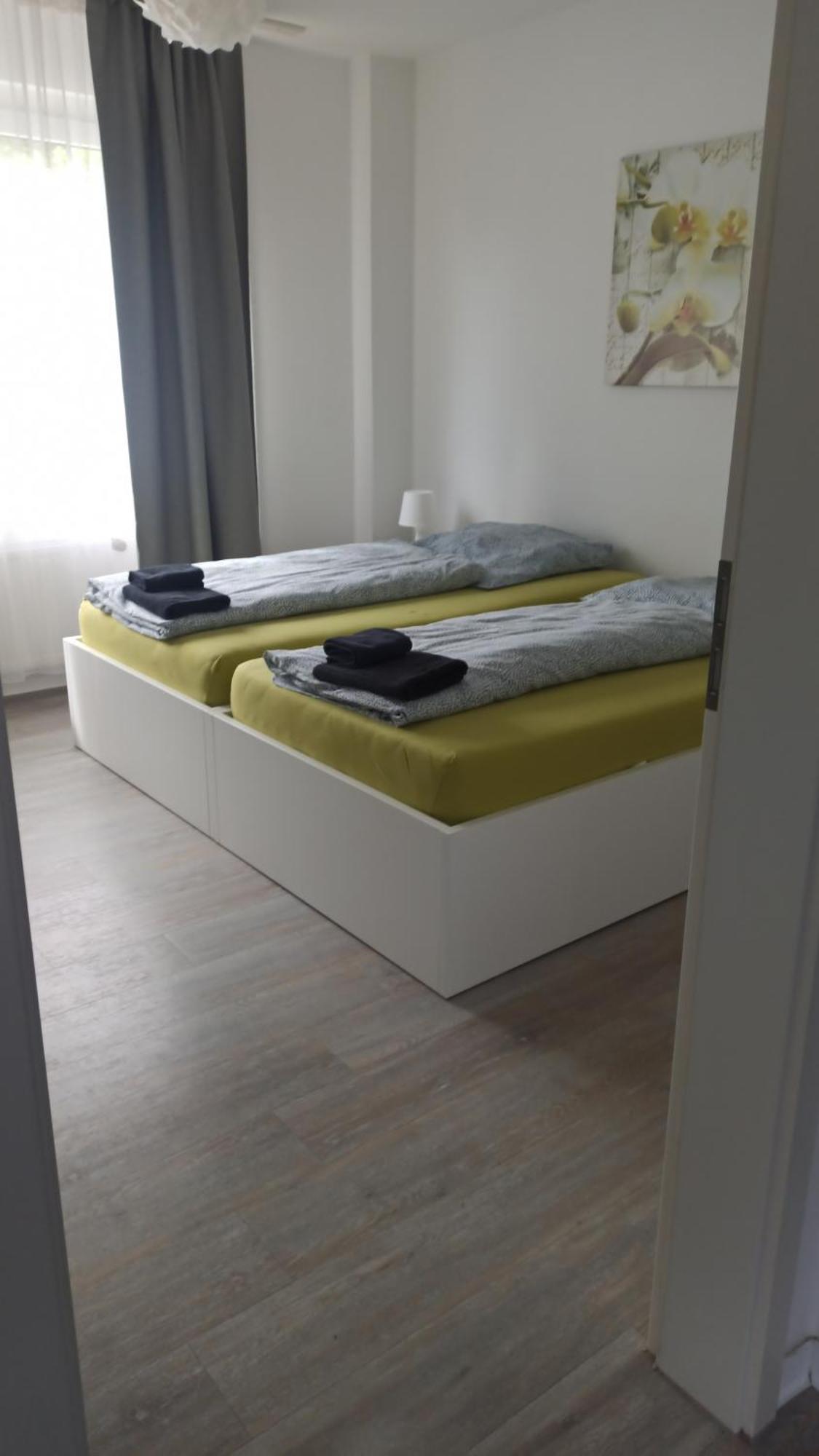 Helle Ferienwohnung An Der Rheinpromenade 50 Qm Duisburg Exterior foto